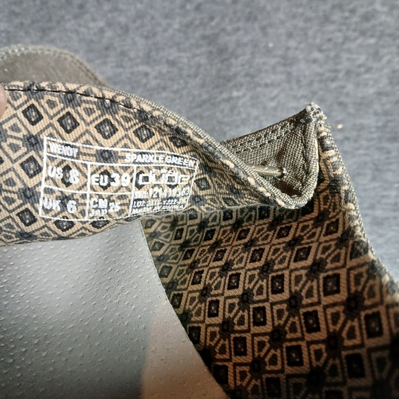 Hey Dude Women's Size 8 Olive Green Canvas Loafers Slip On Shoes - Picture 9 of 9